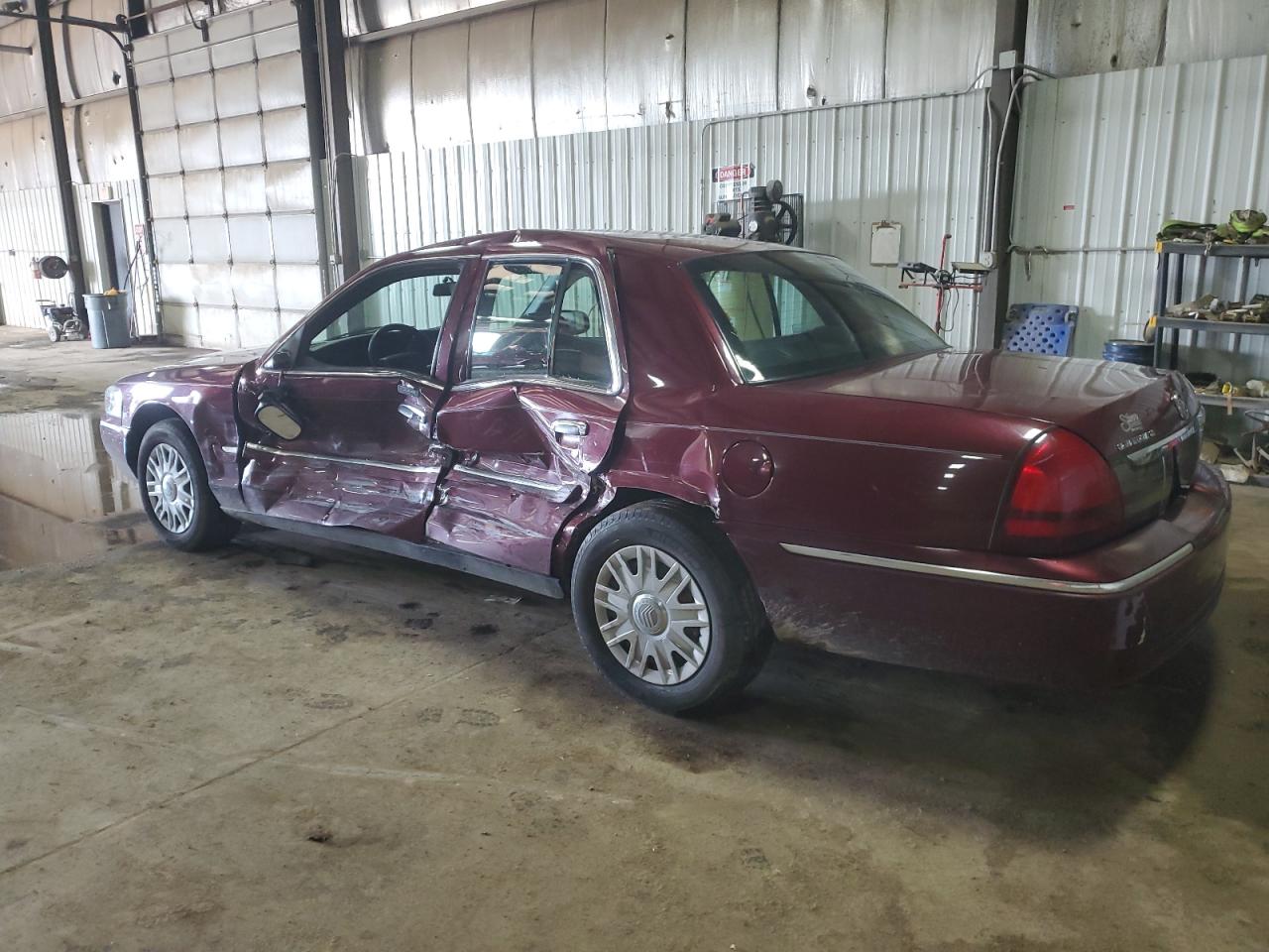 2MEFM74V07X613730 2007 Mercury Grand Marquis Gs