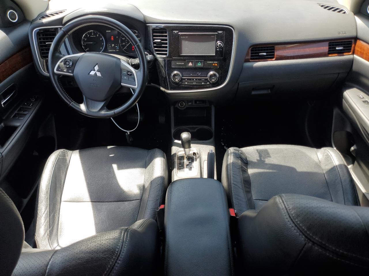 JA4AZ3A31EZ007802 2014 Mitsubishi Outlander Se