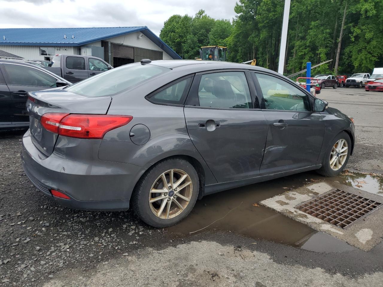 2015 Ford Focus Se vin: 1FADP3F26FL212955