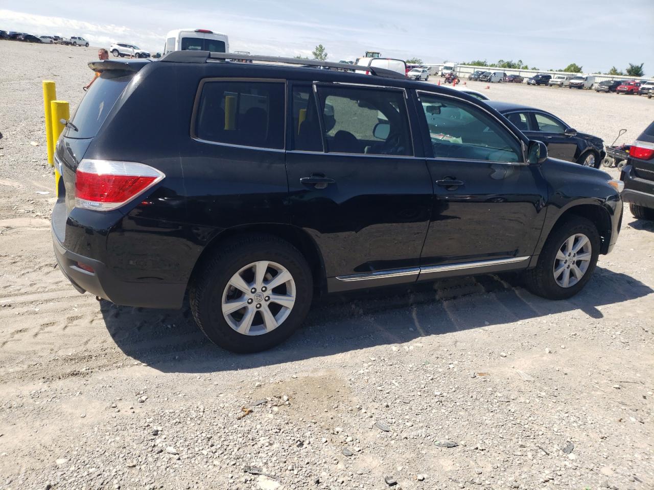 2013 Toyota Highlander Base vin: 5TDBK3EH7DS194788