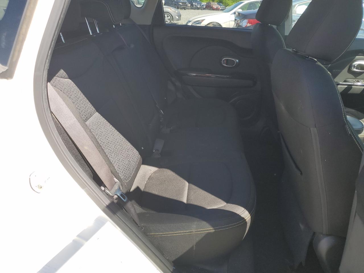 KNDJP3A51G7260419 2016 Kia Soul +