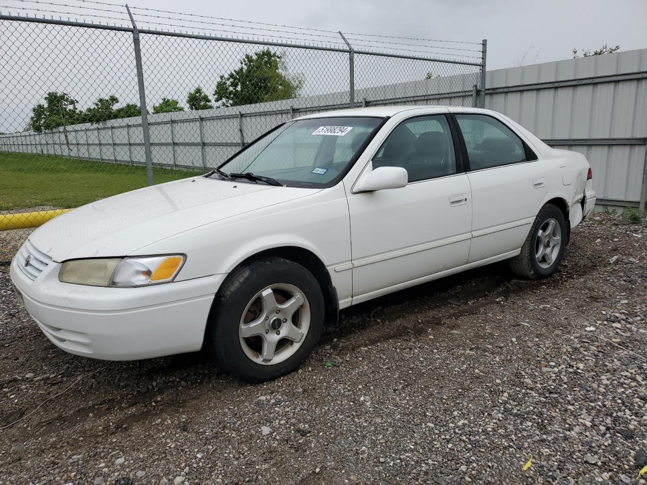 JT2BF22K4W0108690 1998 Toyota Camry Le