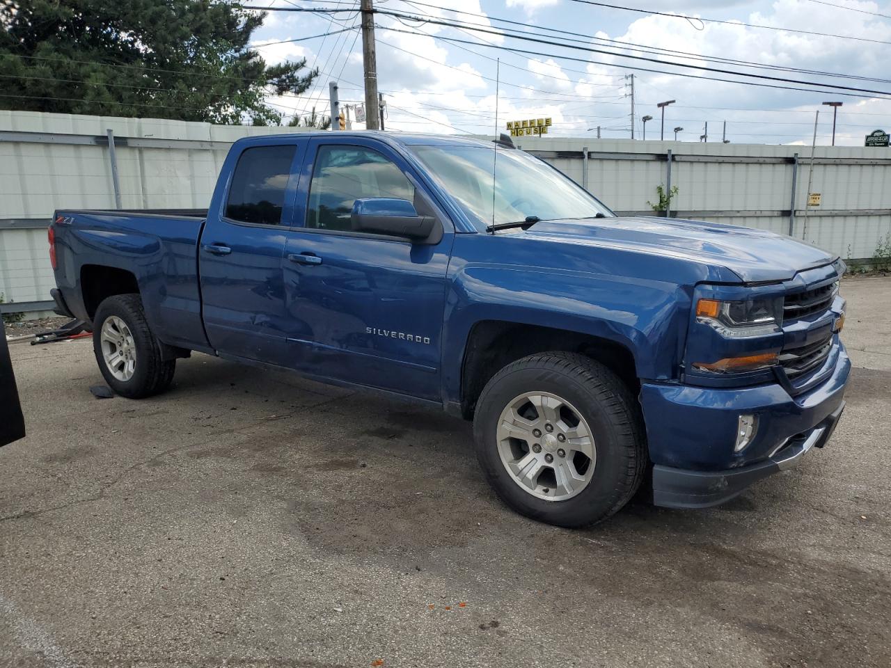 1GCVKREC9JZ189302 2018 Chevrolet Silverado K1500 Lt