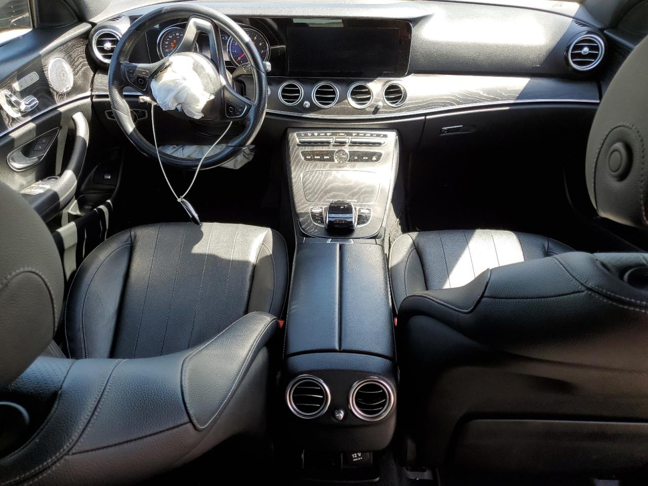 WDDZF4JB8JA362561 2018 Mercedes-Benz E 300