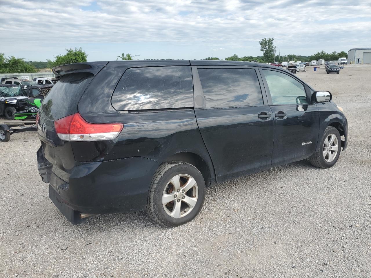 5TDZK3DC8ES515131 2014 Toyota Sienna