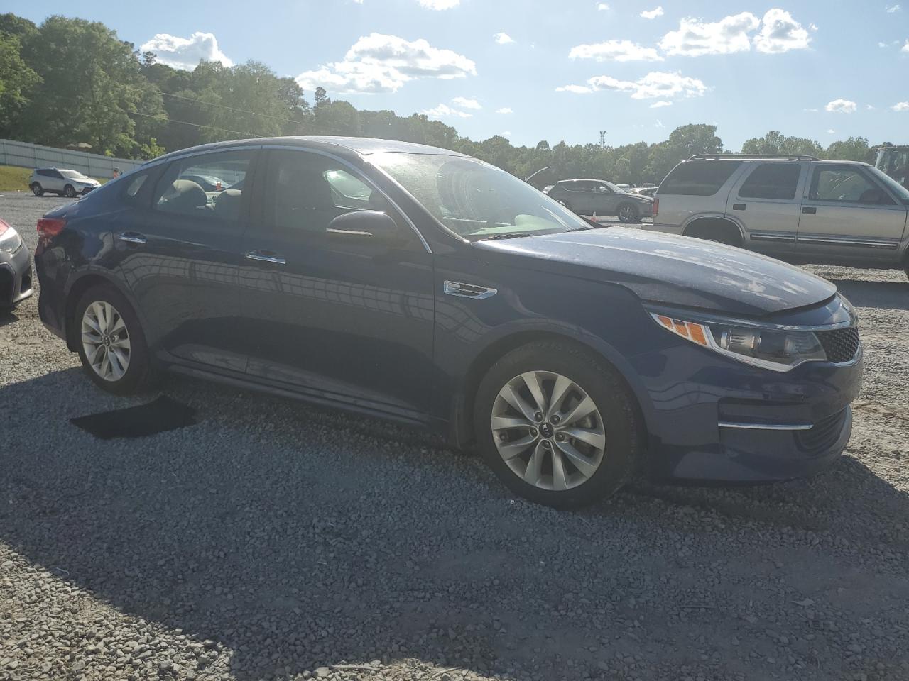 2018 Kia Optima Lx vin: 5XXGT4L38JG273612