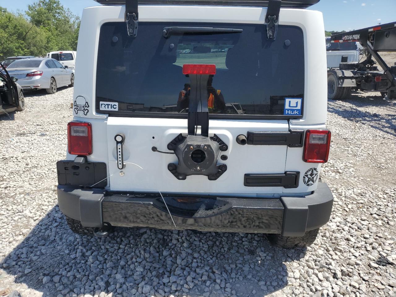 1C4BJWEG0FL688300 2015 Jeep Wrangler Unlimited Sahara