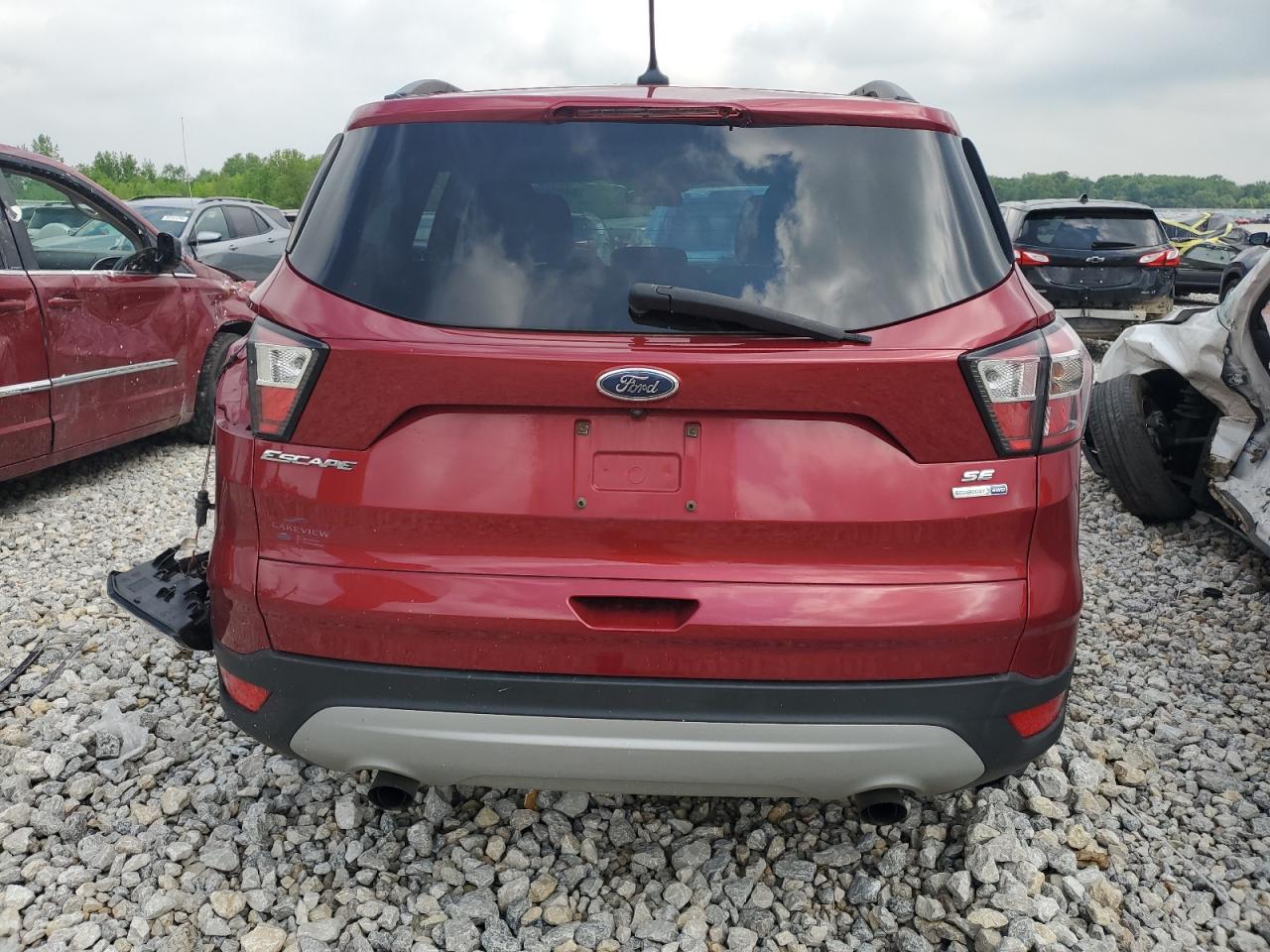 1FMCU9GD0JUA09172 2018 Ford Escape Se