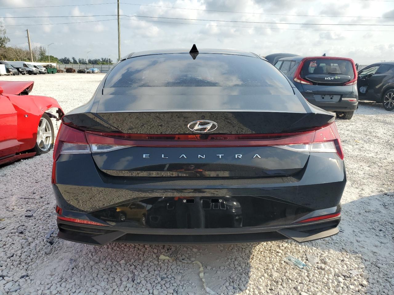 2022 Hyundai Elantra Sel vin: 5NPLM4AG8NH059408