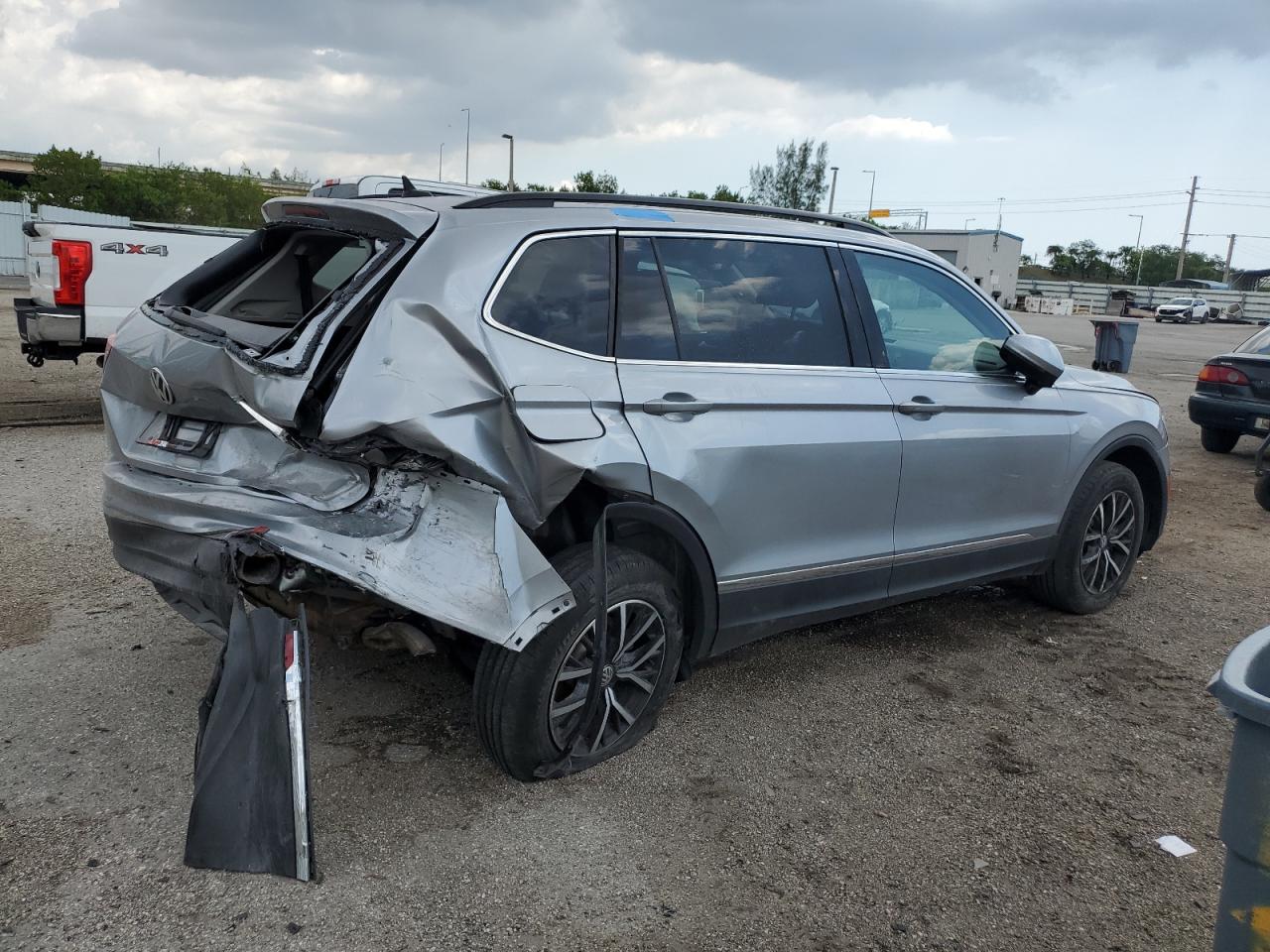 3VV3B7AX8MM112321 2021 Volkswagen Tiguan Se