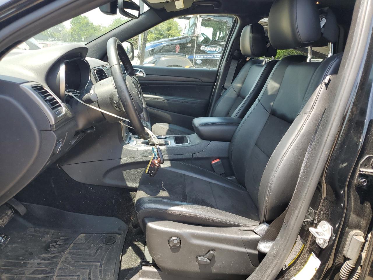 1C4RJFAG1LC327299 2020 Jeep Grand Cherokee Laredo