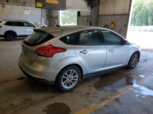 2015 Ford Focus Se VIN: 1FADP3K24FL233521 Lot: 56406874