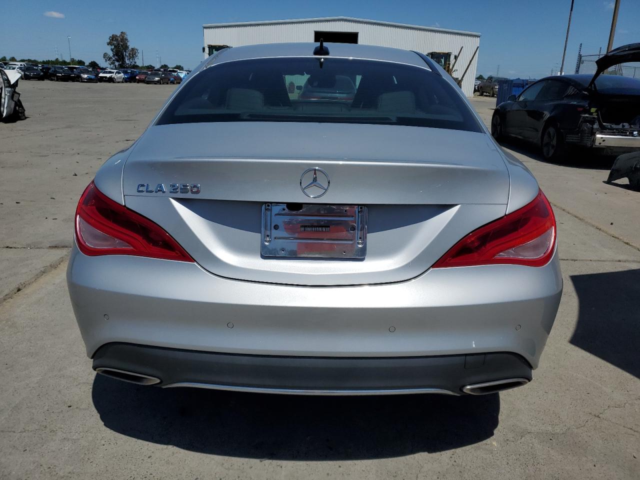 2018 Mercedes-Benz Cla 250 vin: WDDSJ4EB9JN619777