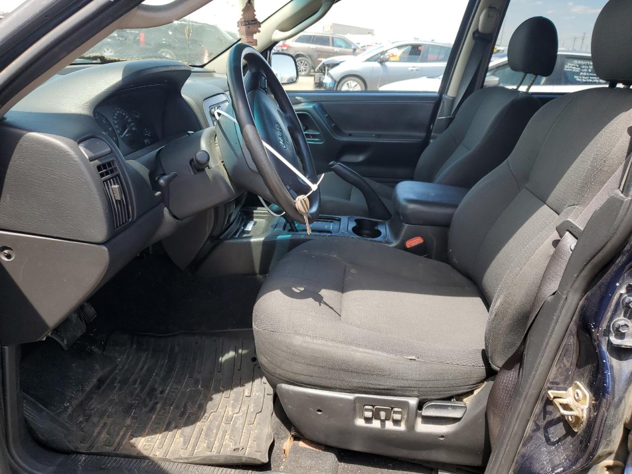 1J4GW48N64C332236 2004 Jeep Grand Cherokee Laredo