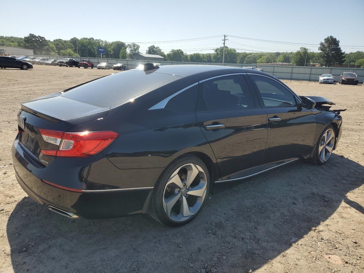 1HGCV1F90JA168244 2018 Honda Accord Touring