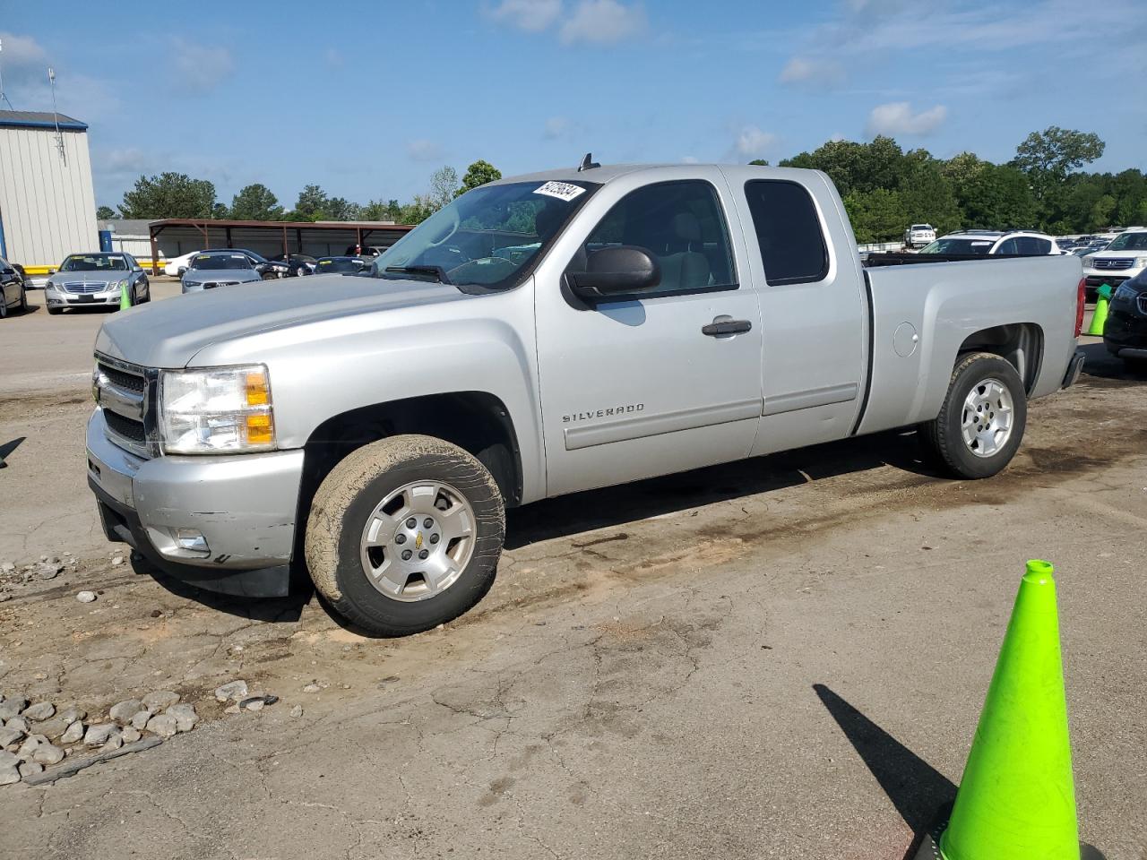 1GCRCSE02BZ253385 2011 Chevrolet Silverado C1500 Lt