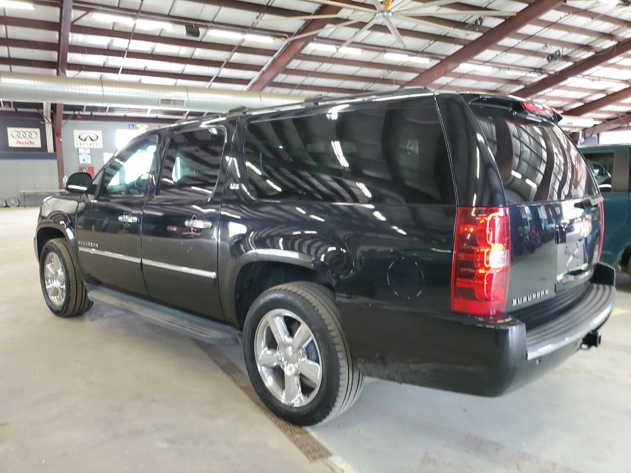 1GNSKKE3XBR201301 2011 Chevrolet Suburban K1500 Ltz