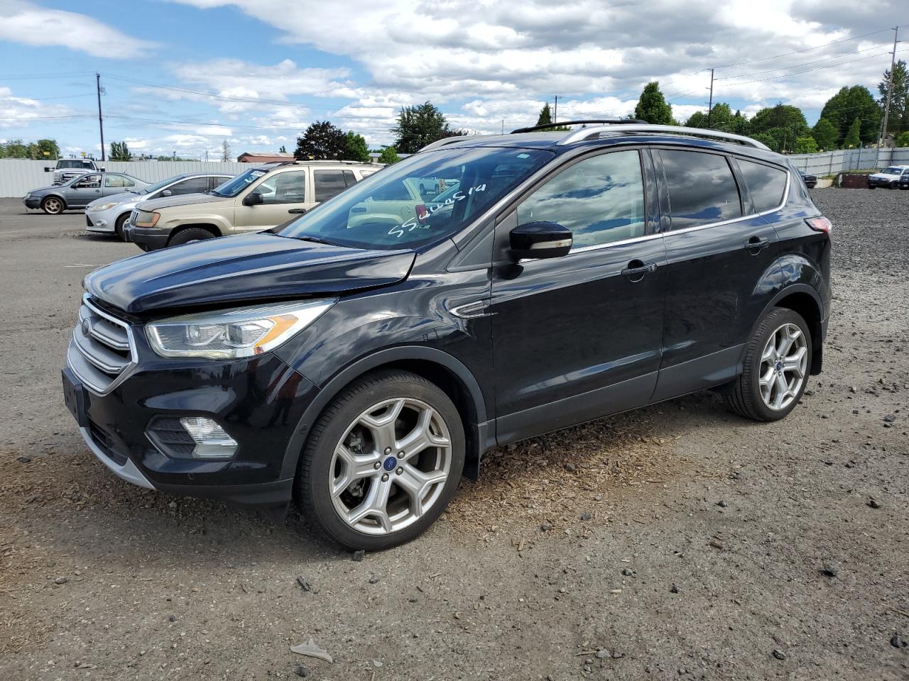 1FMCU9J97HUC96198 2017 Ford Escape Titanium