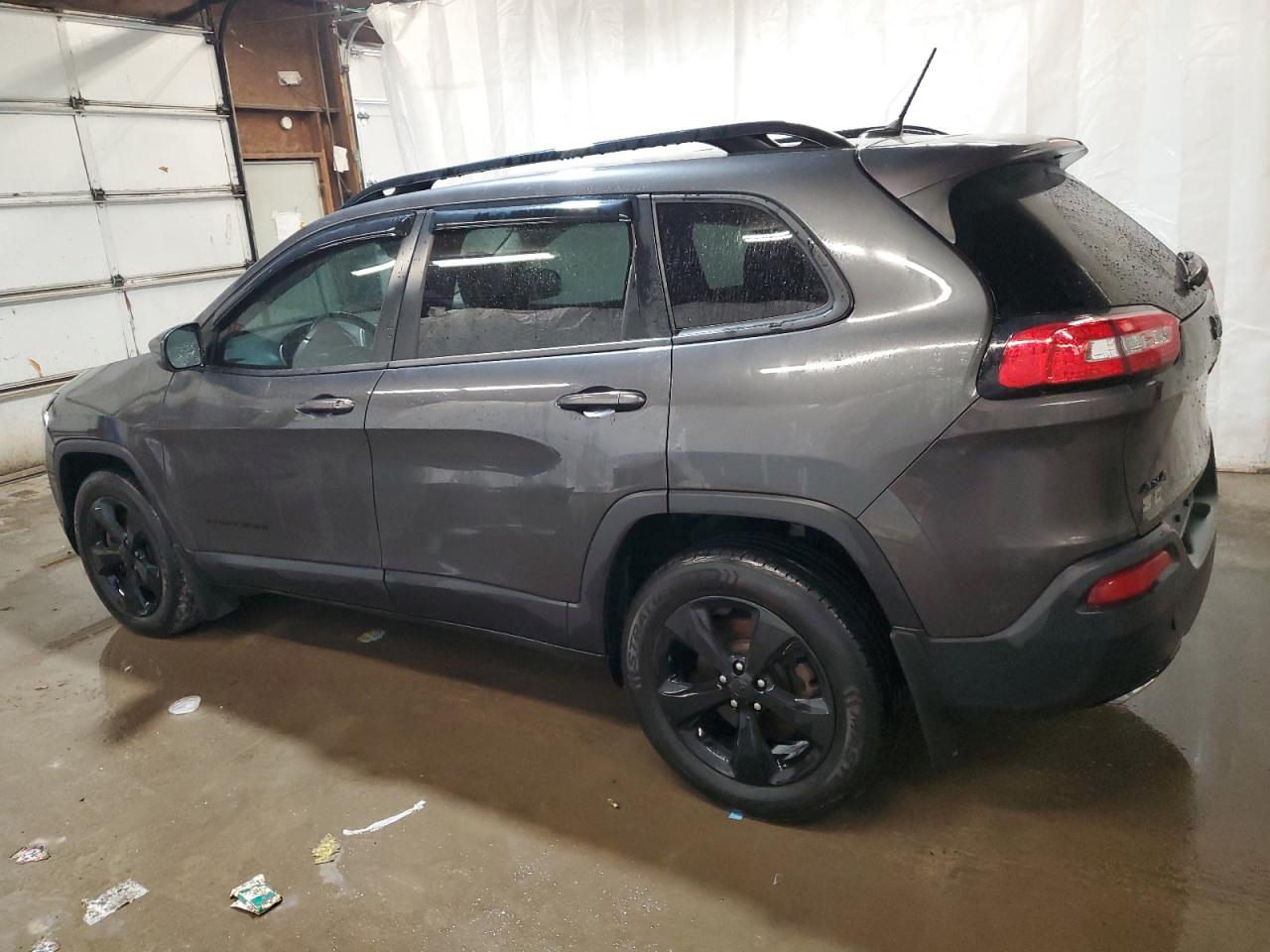 2015 Jeep Cherokee Latitude vin: 1C4PJMCS8FW727988