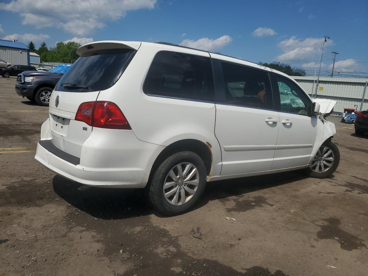 2C4RVABG7CR393580 2012 Volkswagen Routan Se