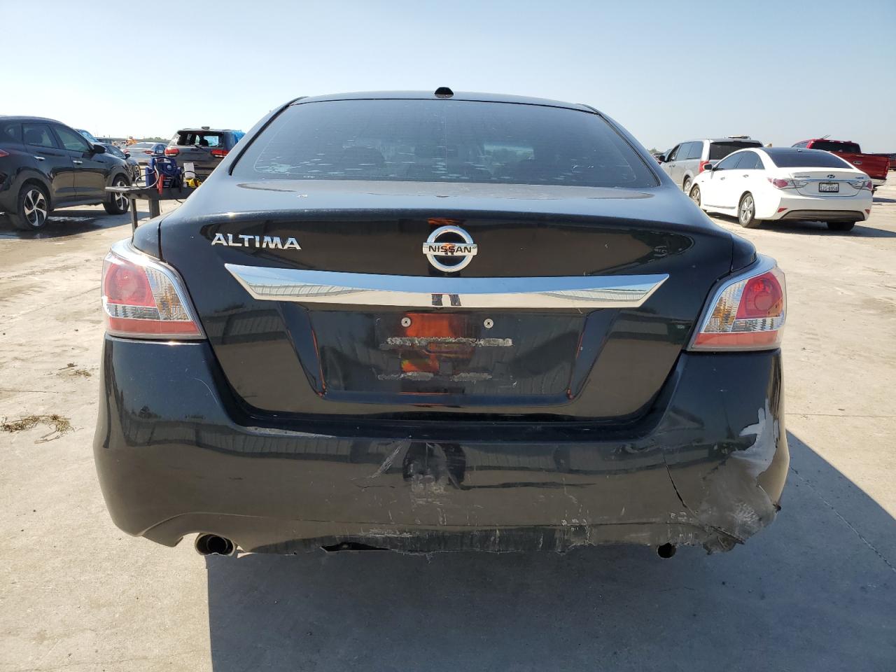 2015 Nissan Altima 2.5 vin: 1N4AL3AP8FC230052