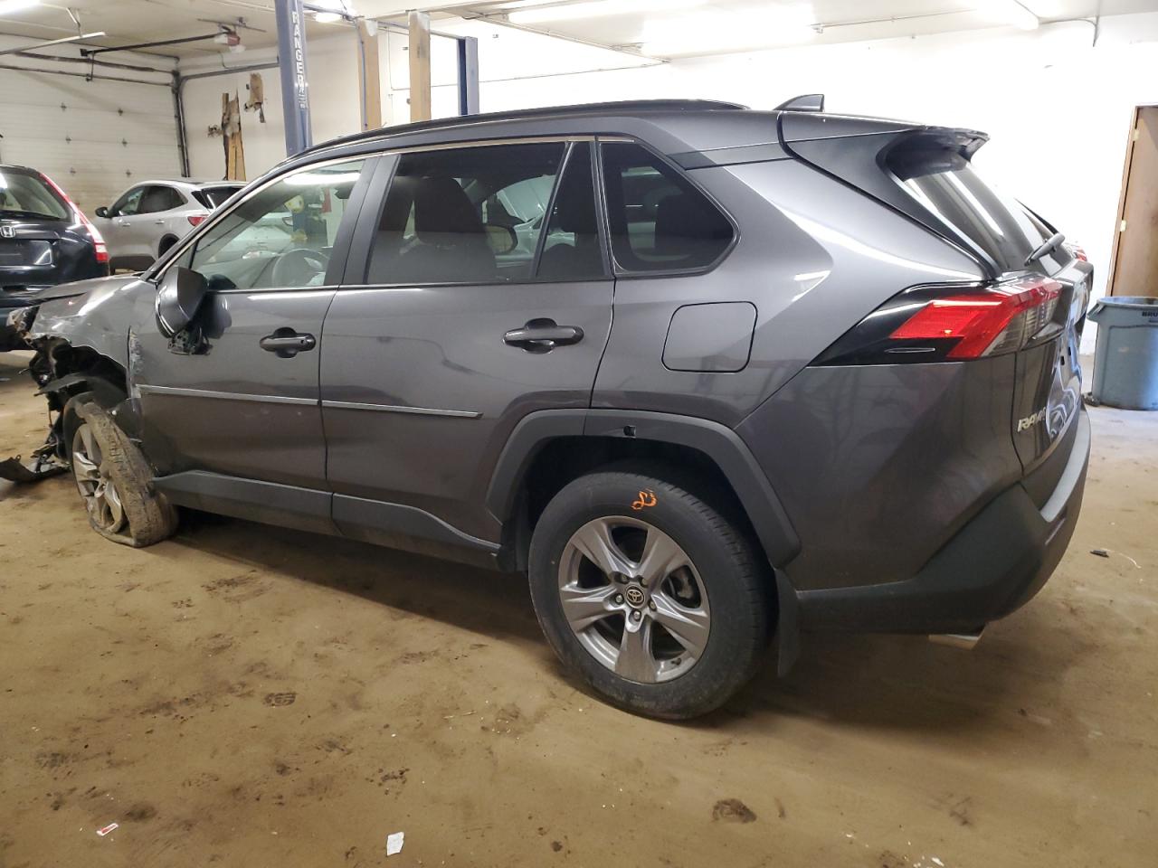 2T3P1RFV6NC259096 2022 Toyota Rav4 Xle