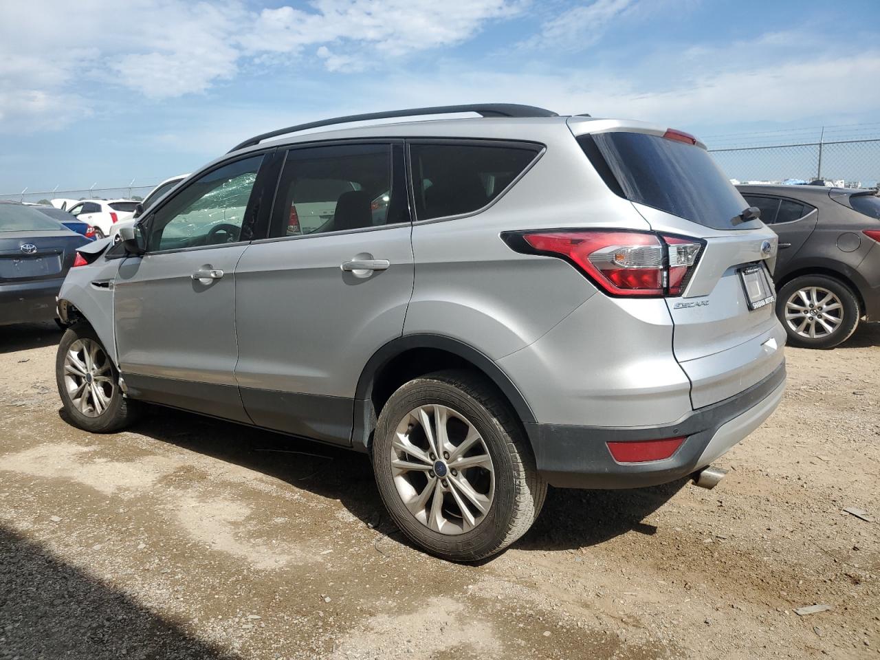 1FMCU0GD5JUA75891 2018 Ford Escape Se