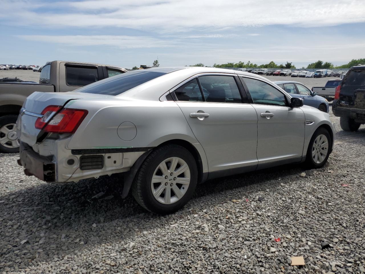 Lot #2828700684 2011 FORD TAURUS SE