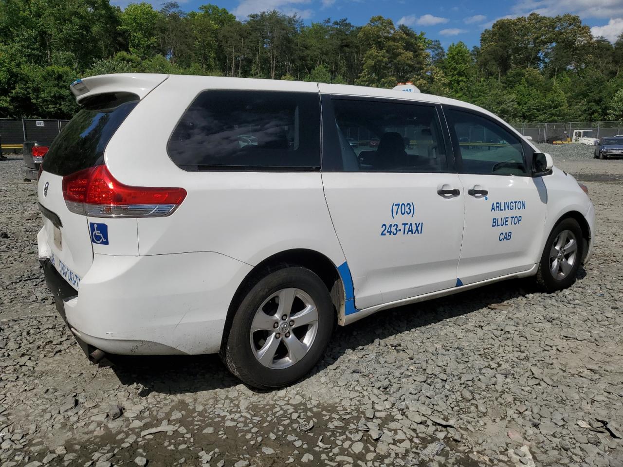 5TDZK3DC6ES438985 2014 Toyota Sienna