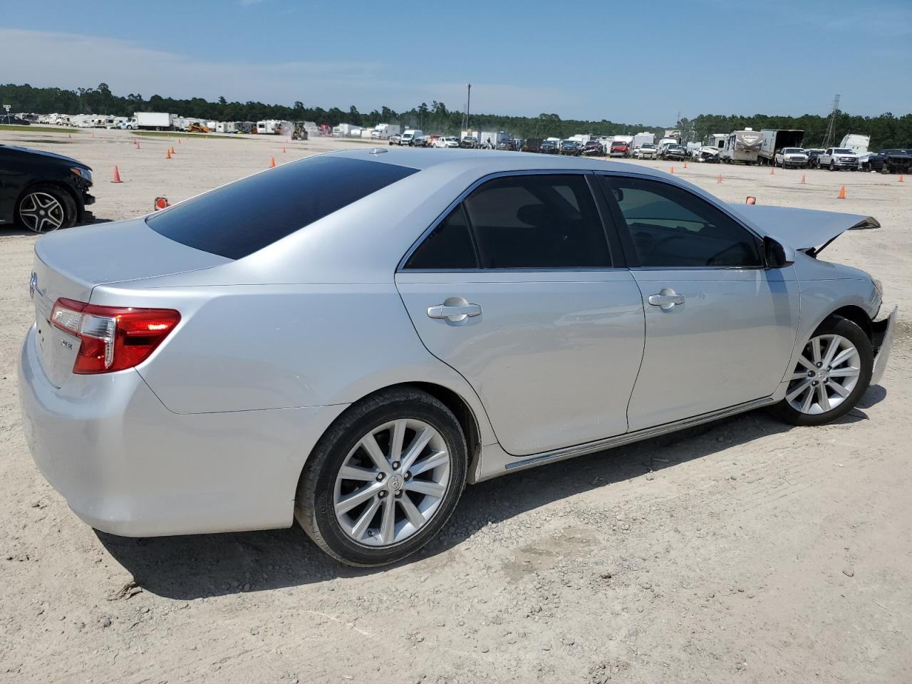 4T4BF1FK0ER337372 2014 Toyota Camry L