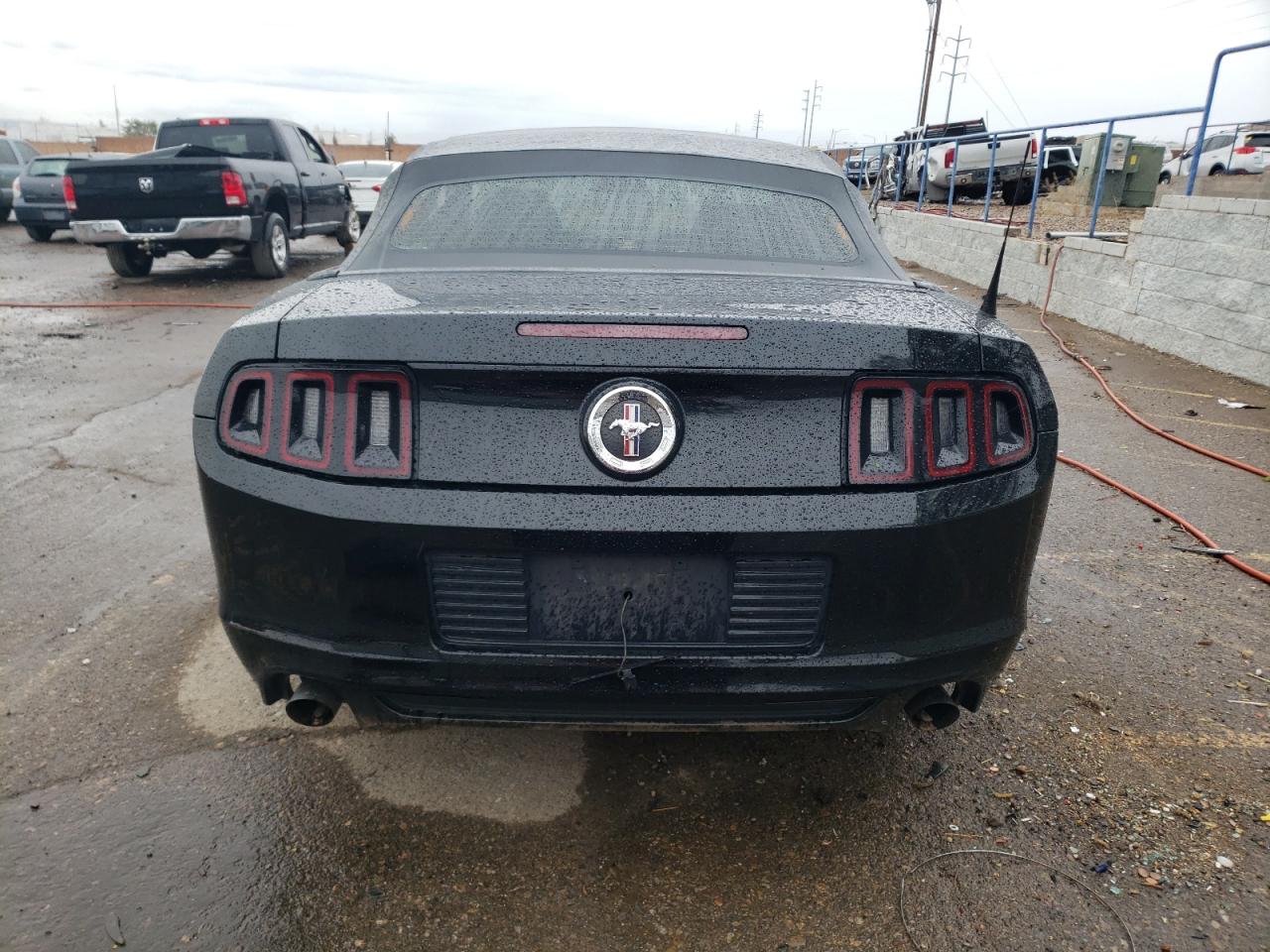 2014 Ford Mustang vin: 1ZVBP8EM1E5328498