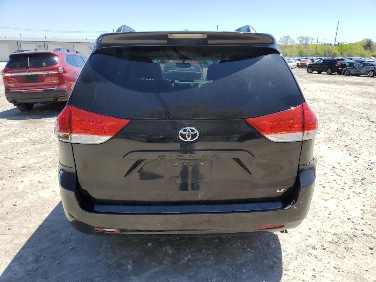 5TDKK3DC9BS093514 2011 Toyota Sienna Le