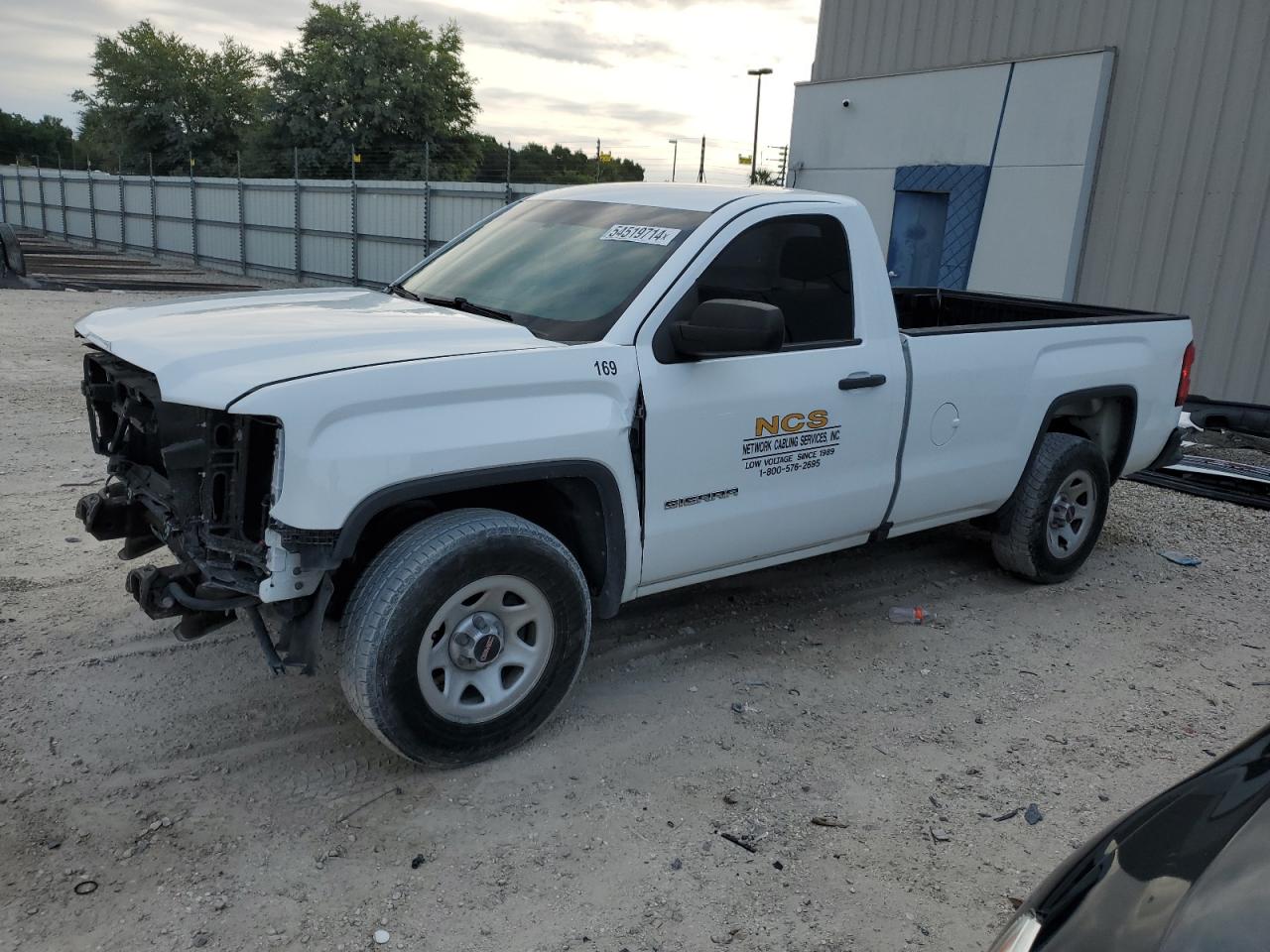 1GTN1LEC8JZ905851 2018 GMC Sierra C1500