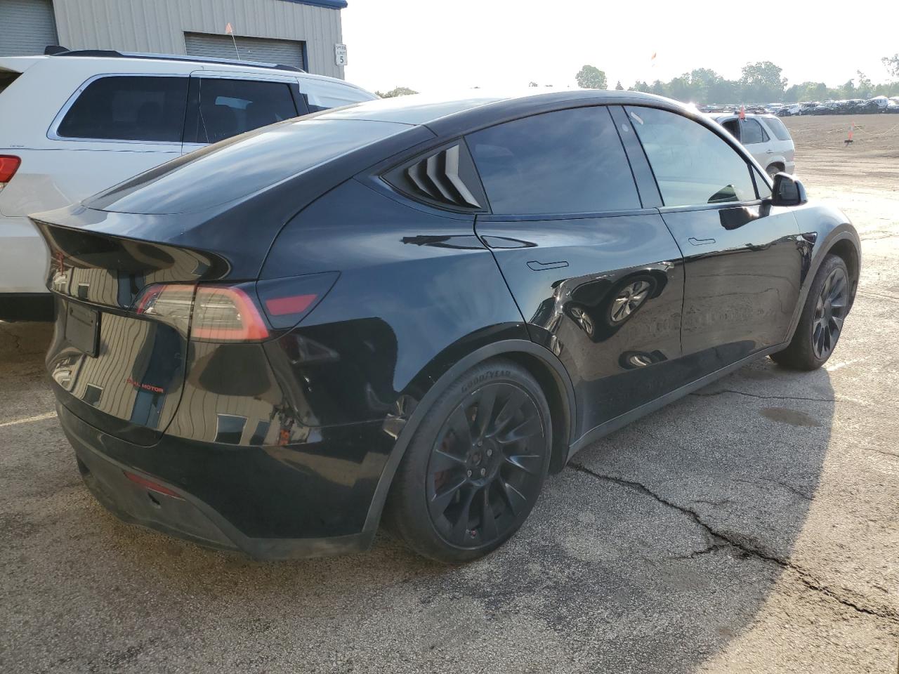 2021 Tesla Model Y vin: 5YJYGDEE4MF115752