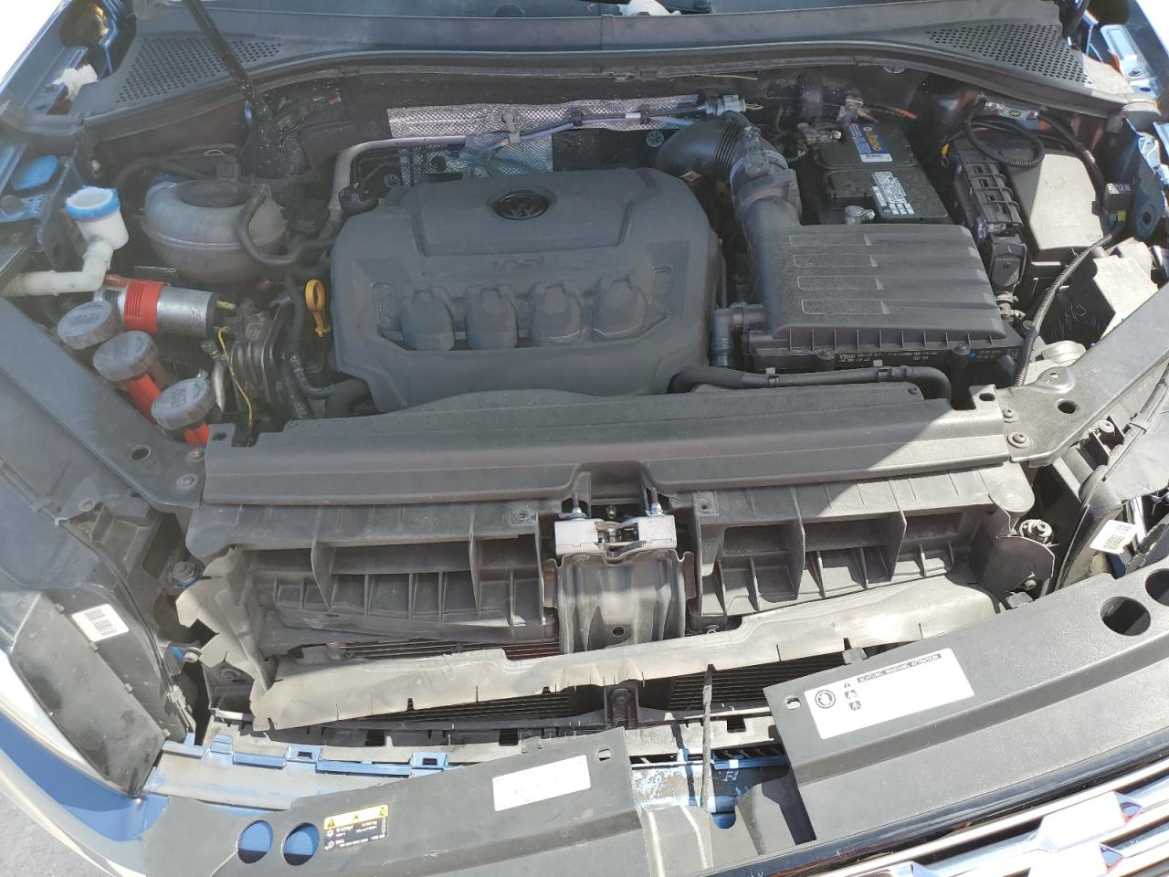 3VV3B7AX8KM137555 2019 Volkswagen Tiguan Se