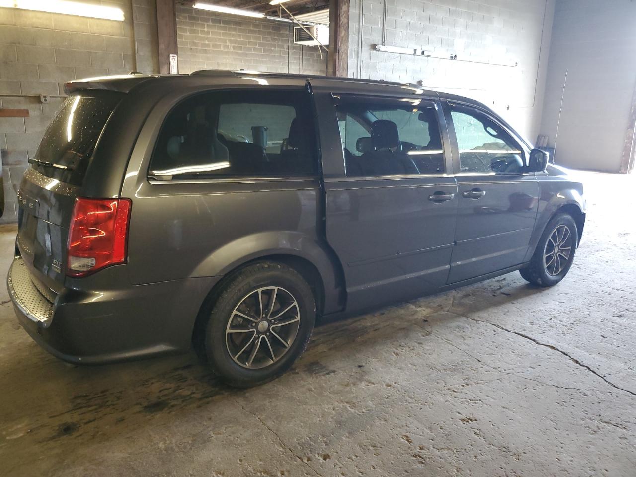 2C4RDGCG4HR625175 2017 Dodge Grand Caravan Sxt