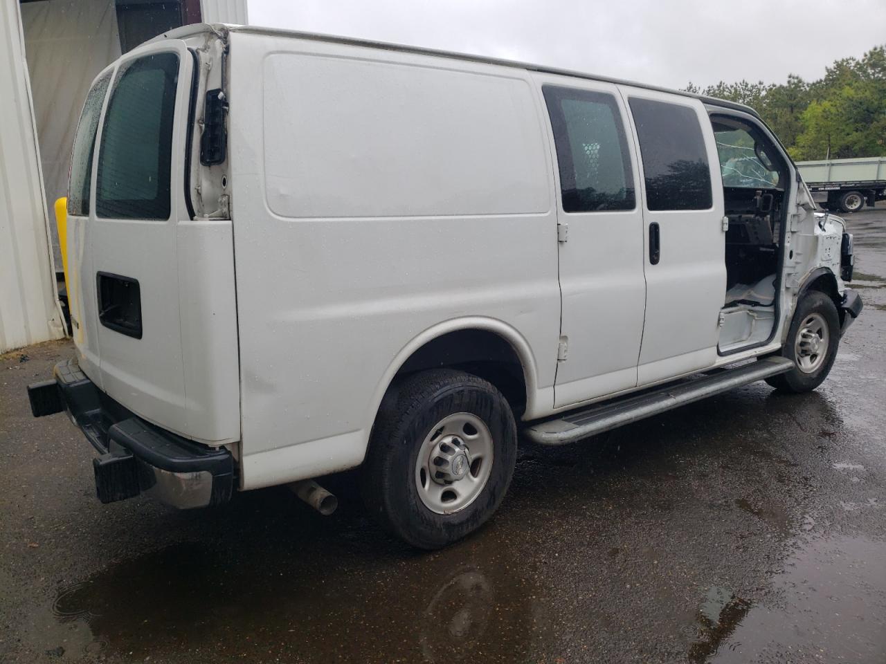 1GCWGAFG8K1357052 2019 Chevrolet Express G2500