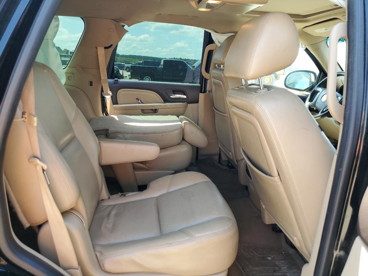 1GKS1EEF2BR213552 2011 GMC Yukon Denali