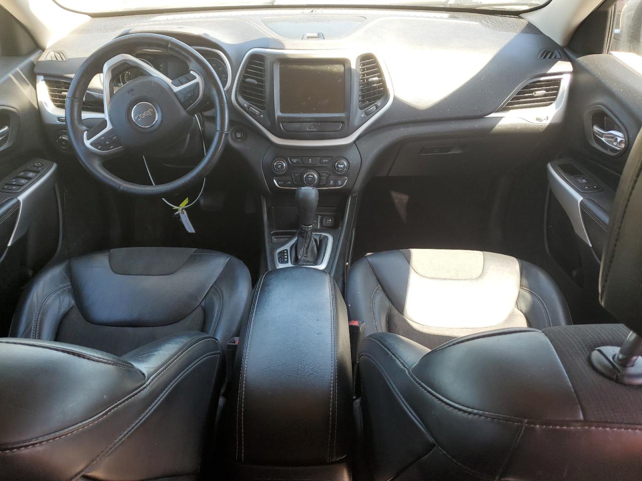 1C4PJLLB4JD584911 2018 Jeep Cherokee Latitude Plus