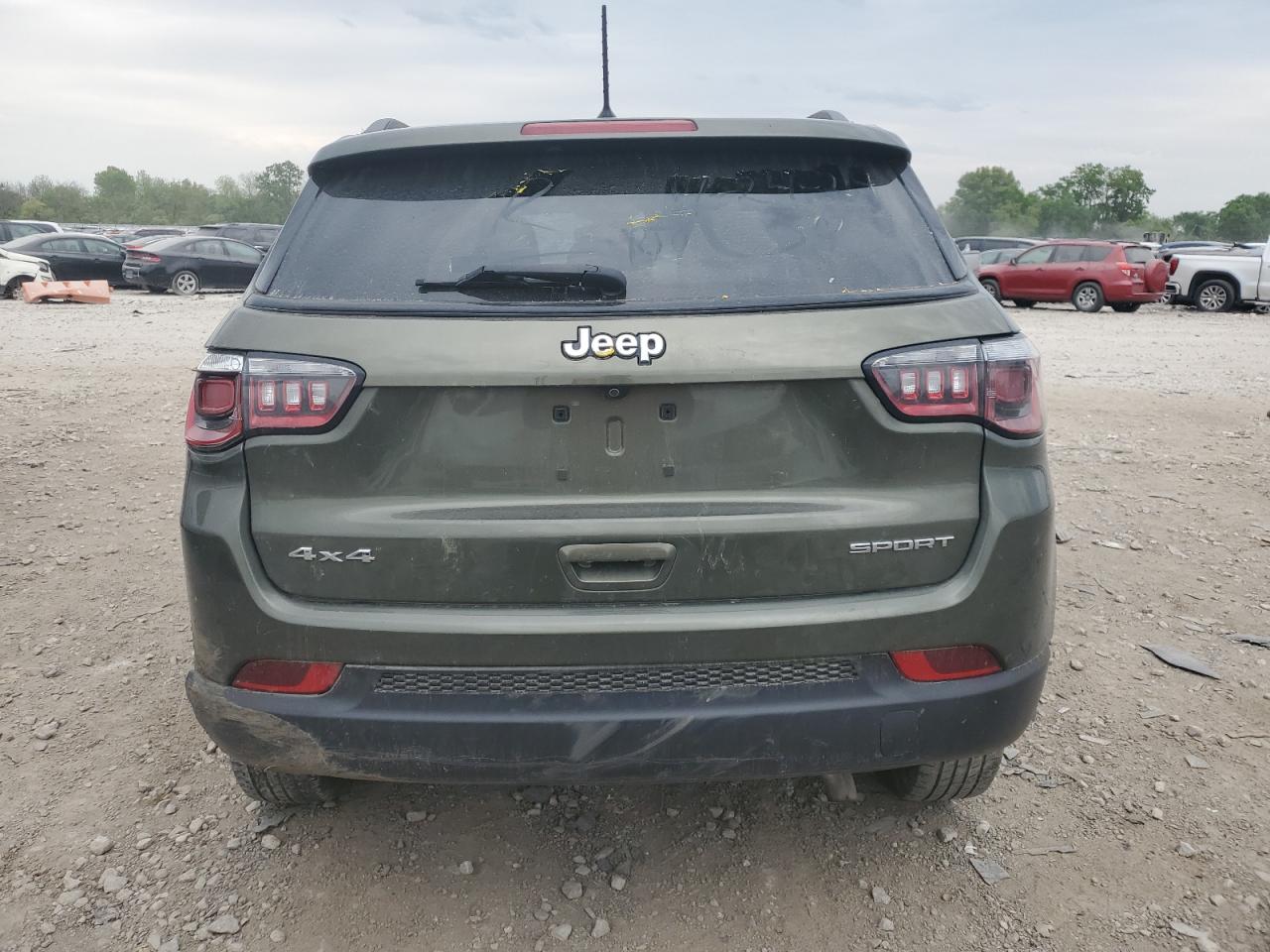 3C4NJDAB4JT457778 2018 Jeep Compass Sport