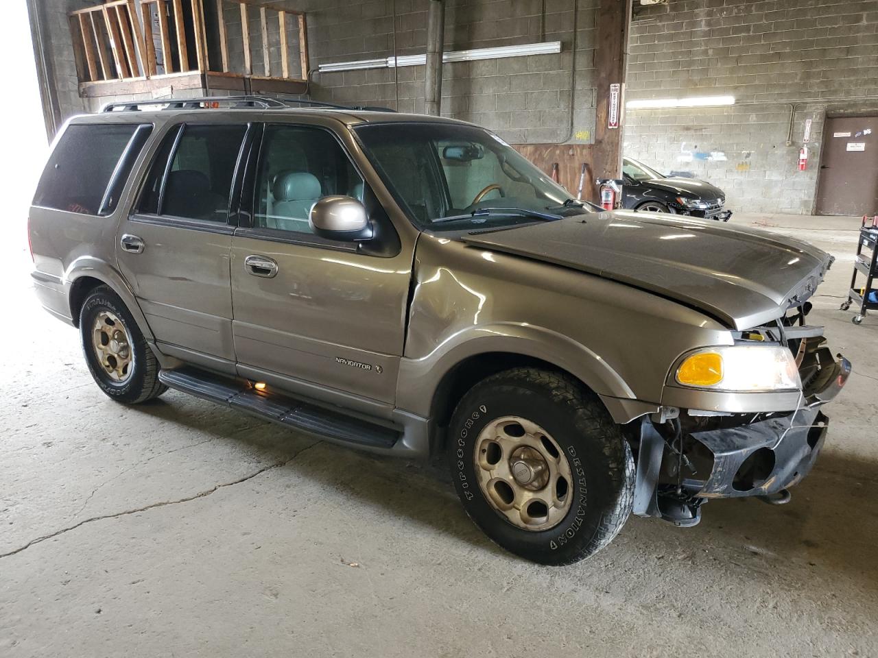 5LMFU28R52LJ13370 2002 Lincoln Navigator