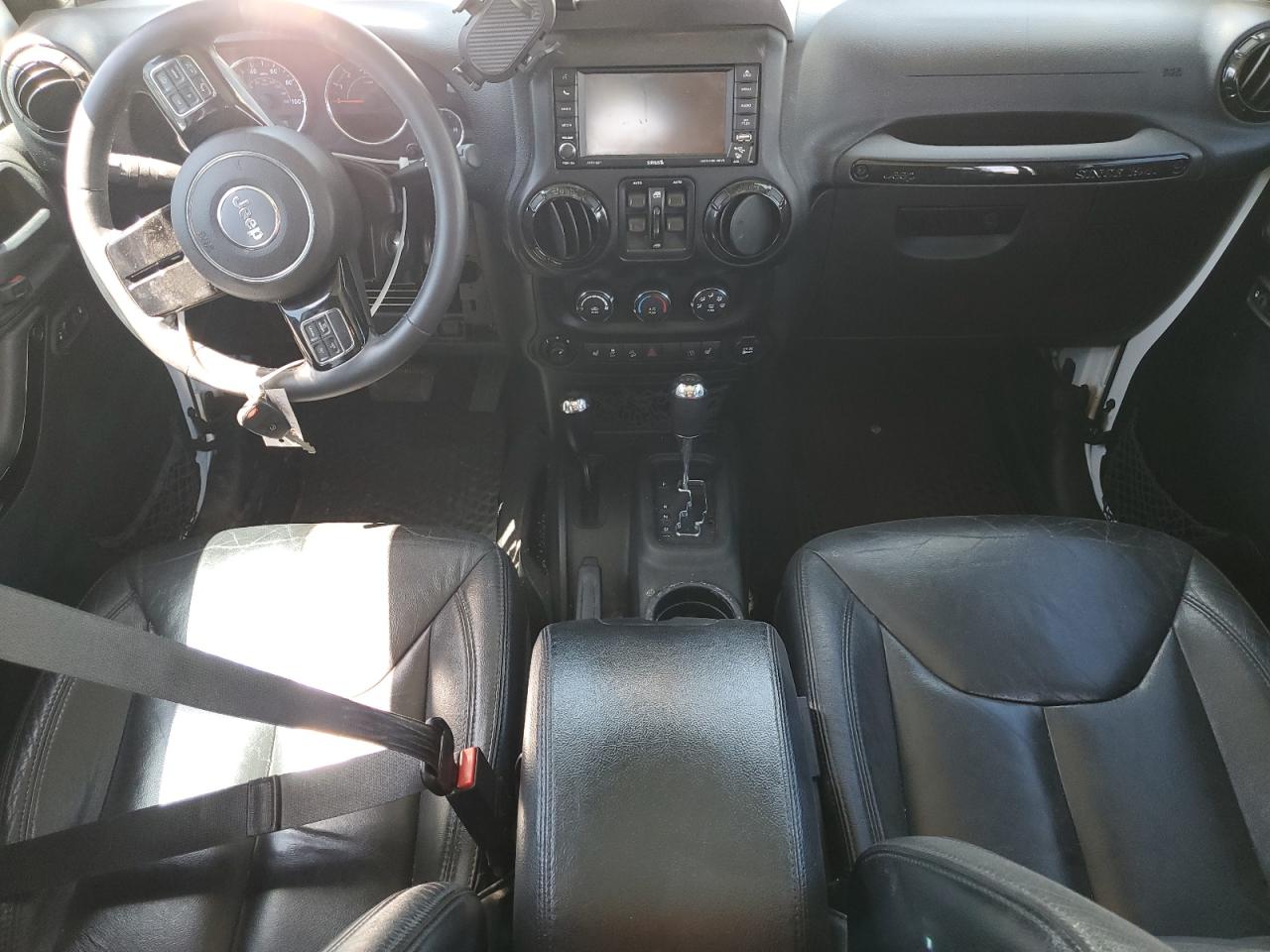 1C4HJWEG3EL301781 2014 Jeep Wrangler Unlimited Sahara