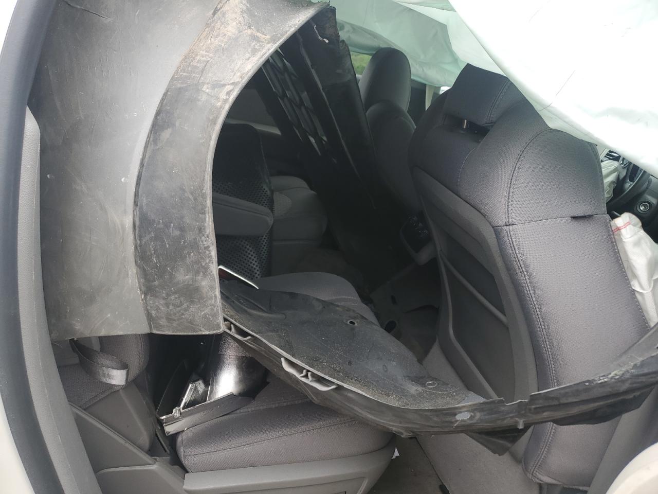 1GNKRGED8CJ363381 2012 Chevrolet Traverse Lt