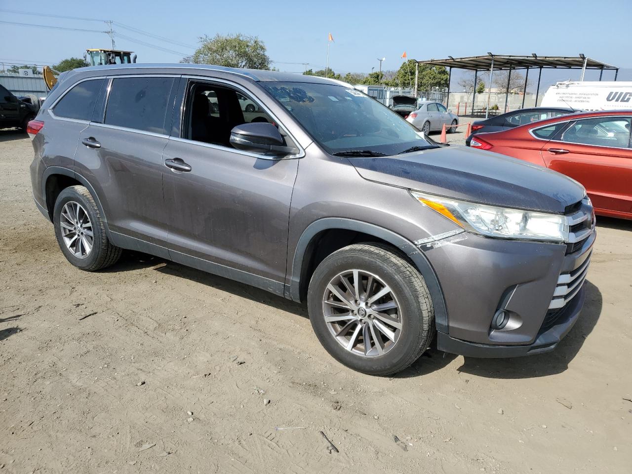 5TDKZRFH5KS557390 2019 Toyota Highlander Se