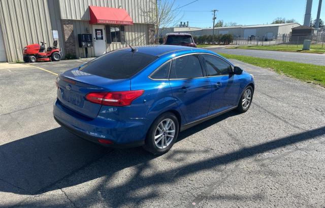 2018 Ford Focus Se vin: 1FADP3FE3JL244605