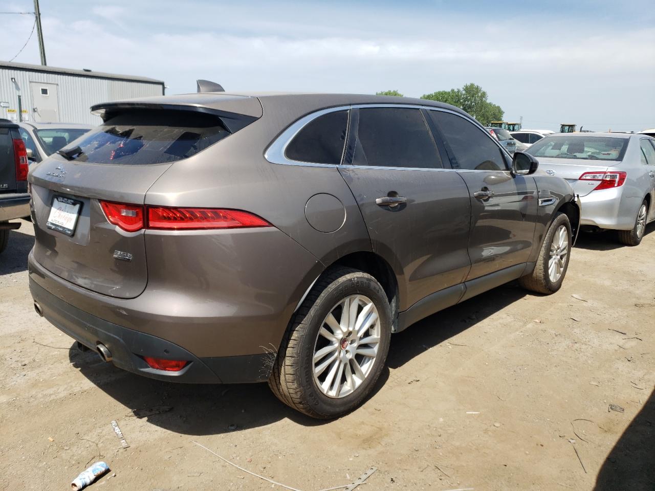 2017 Jaguar F-Pace Prestige vin: SADCK2BV2HA084229