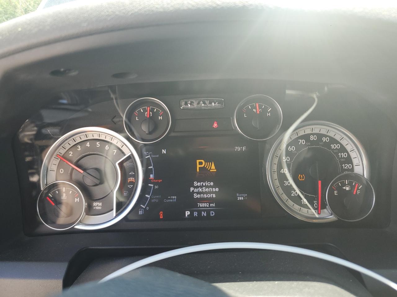 1C6RR7TT5HS652387 2017 Ram 1500 Slt