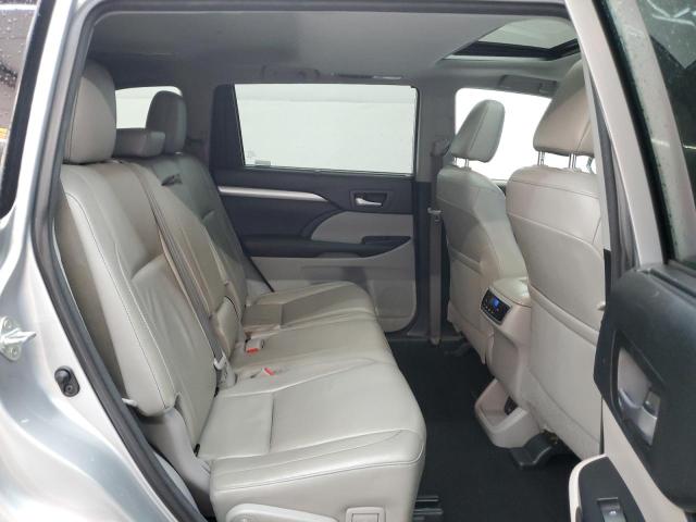 2018 Toyota Highlander Se VIN: 5TDJZRFH2JS525751 Lot: 51054694