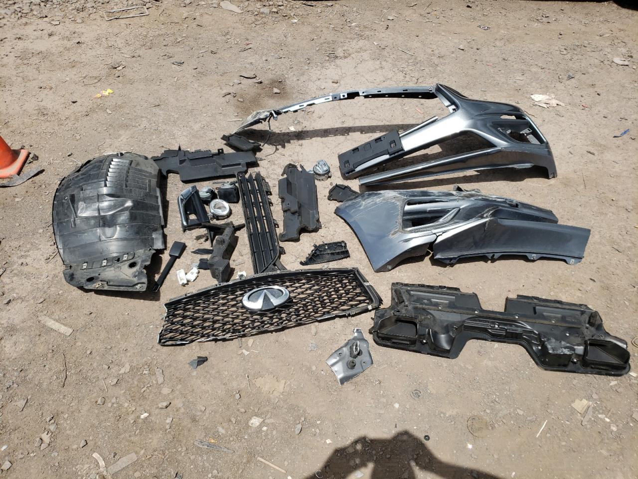 JN1EV7AR6JM431047 2018 Infiniti Q50 Luxe