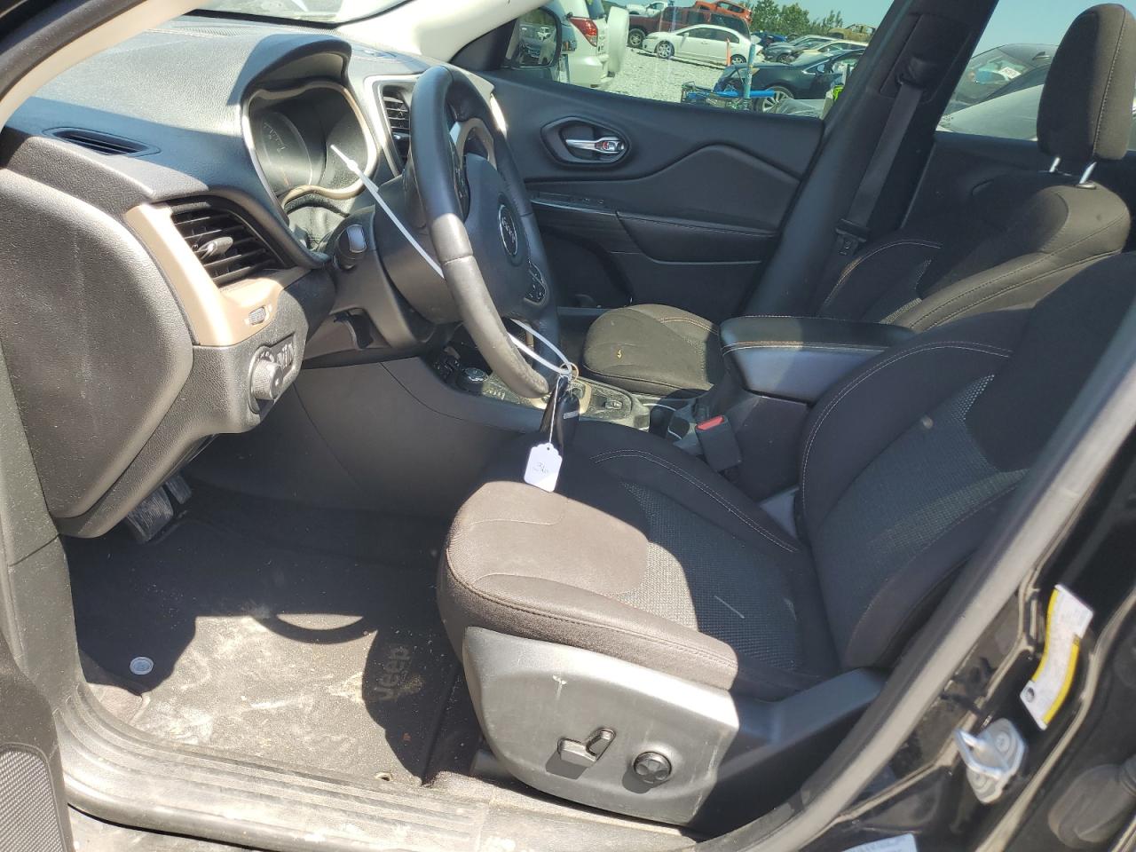 1C4PJMCB5HW556149 2017 Jeep Cherokee Latitude